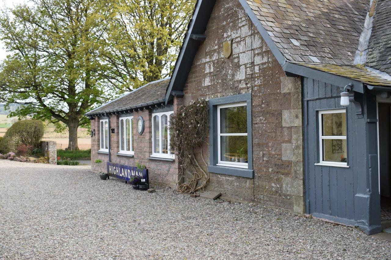 Bed and Breakfast The Highlandman Station à Crieff Extérieur photo