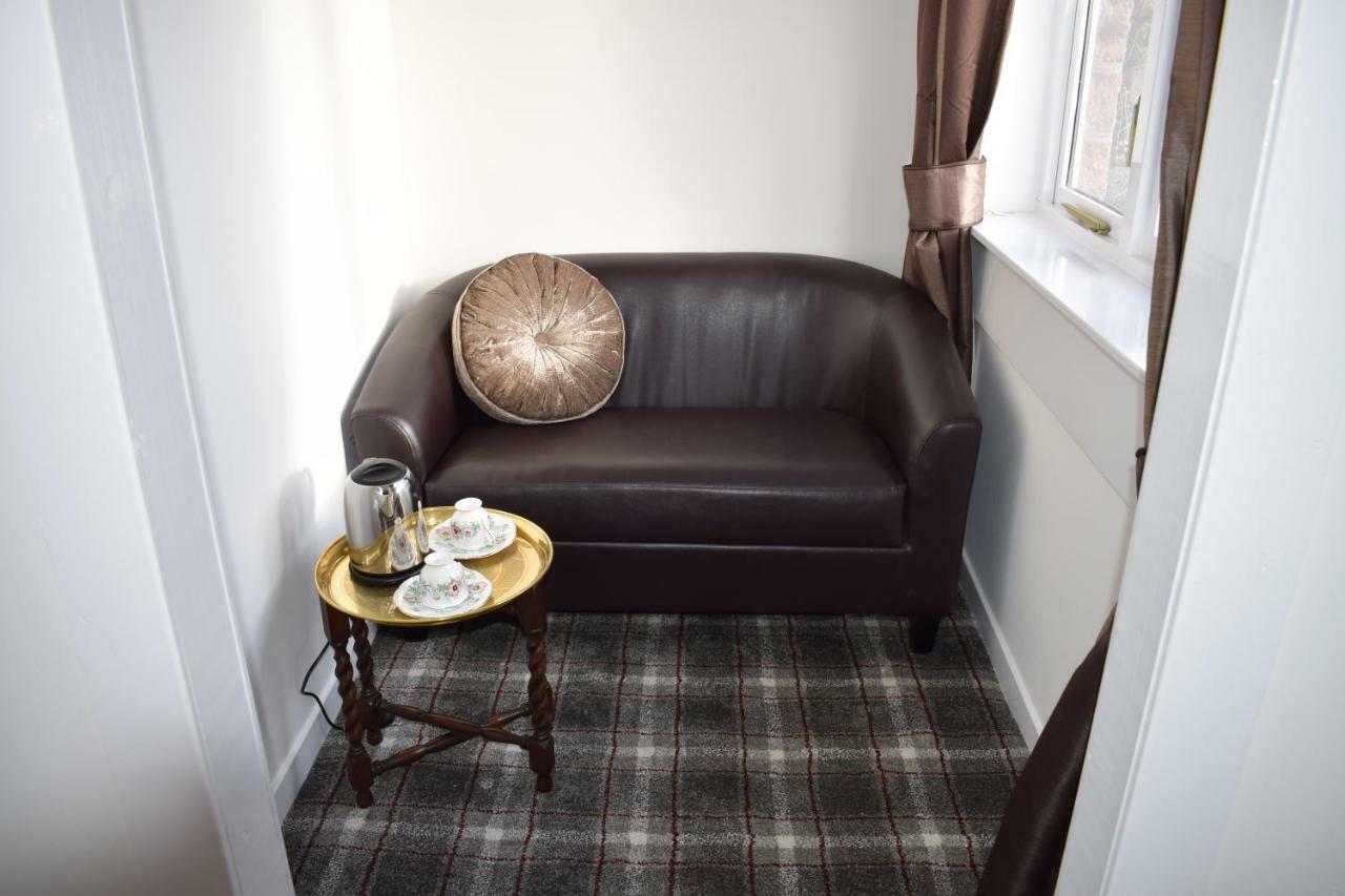 Bed and Breakfast The Highlandman Station à Crieff Extérieur photo